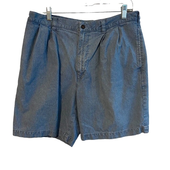 Izod Chino Jean Shorts Men 34 Chambray Pleated Front Light‎ Blue Business Casual - Picture 1 of 8